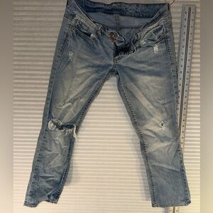 American Eagle Distressed Crop Jeans Size 6 Regular Light Wash